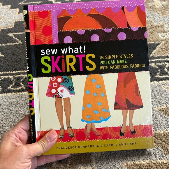 Sew what! Skirts. 16 Simple Styles by Francesca DenHartog - Picture 1 of 5